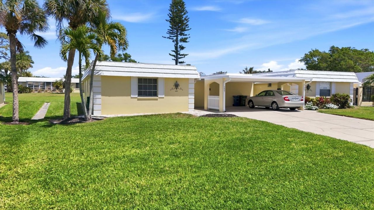 5887 Tidewood Avenue, Unit 2, Sarasota, FL 34231 Photo