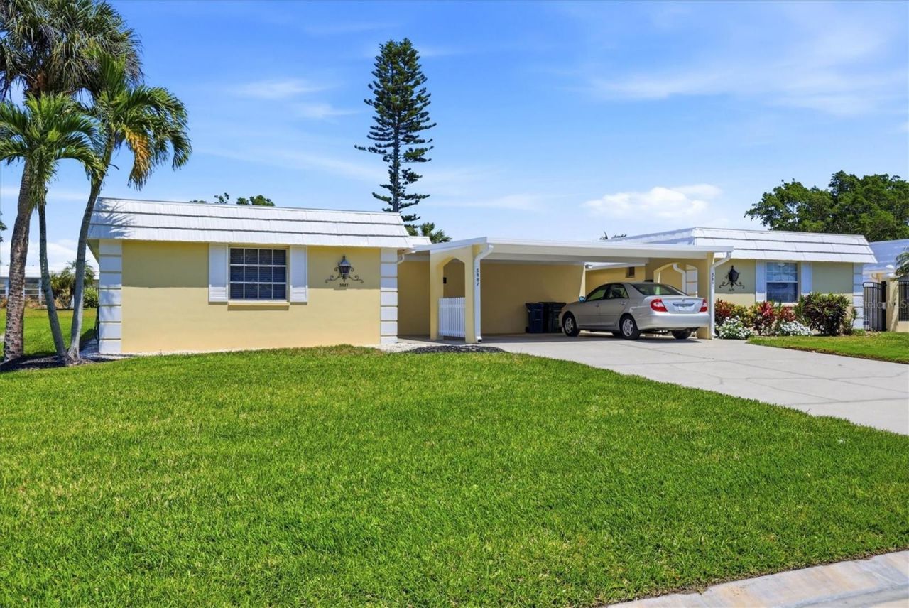 5887 Tidewood Avenue, Unit 2, Sarasota, FL 34231 Photo
