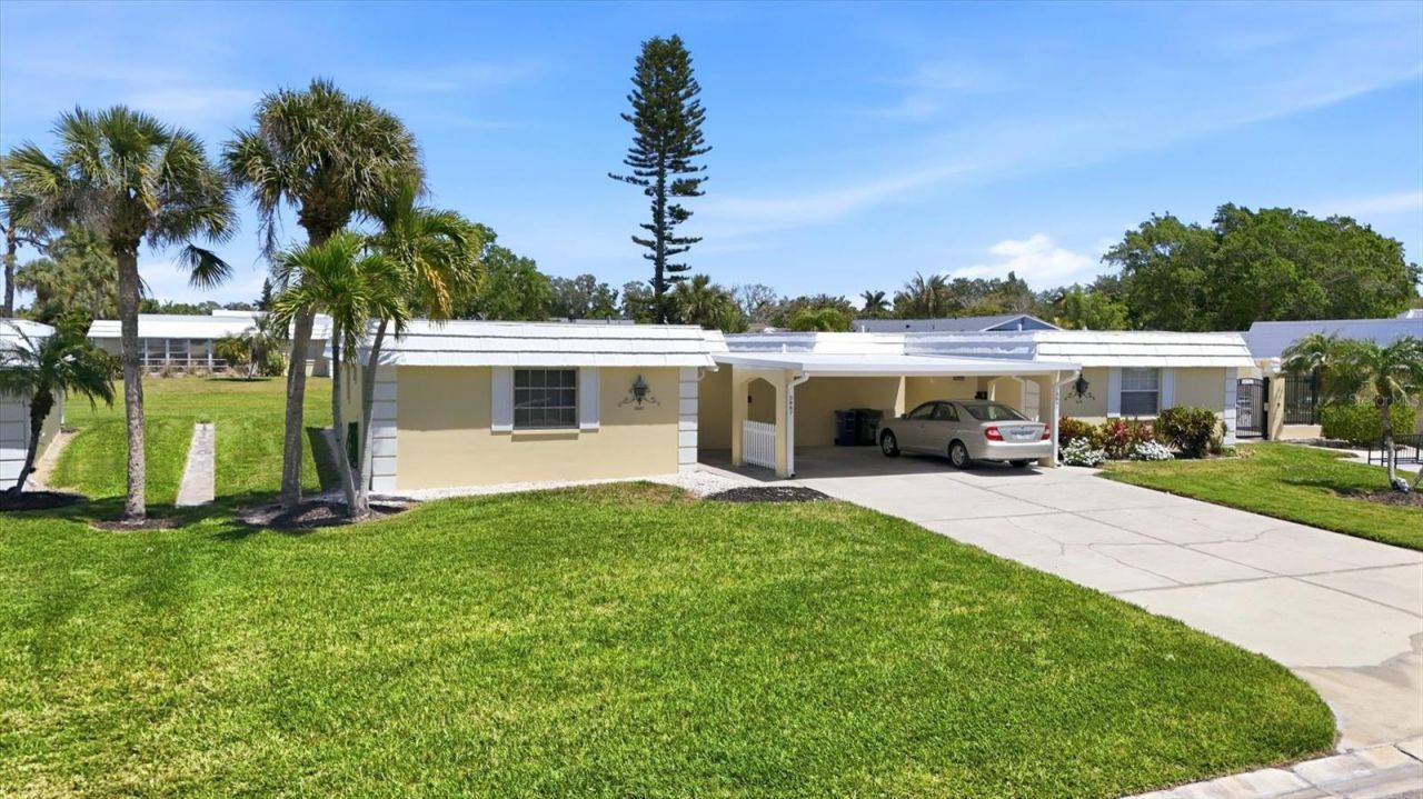 5887 Tidewood Avenue, Unit 2, Sarasota, FL 34231 Photo