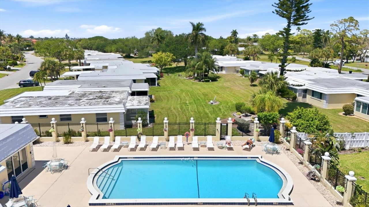 5887 Tidewood Avenue, Unit 2, Sarasota, FL 34231 Photo