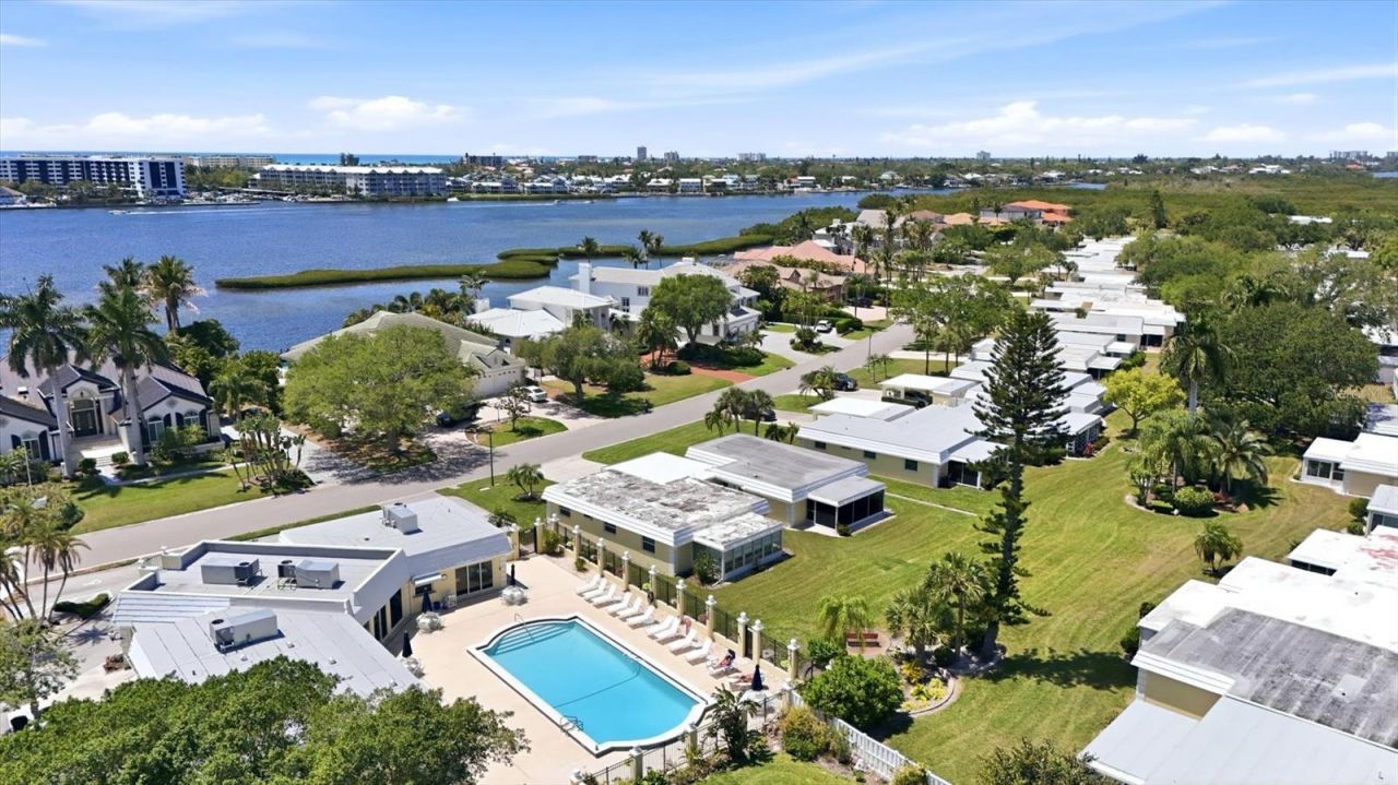 5887 Tidewood Avenue, Unit 2, Sarasota, FL 34231 Photo