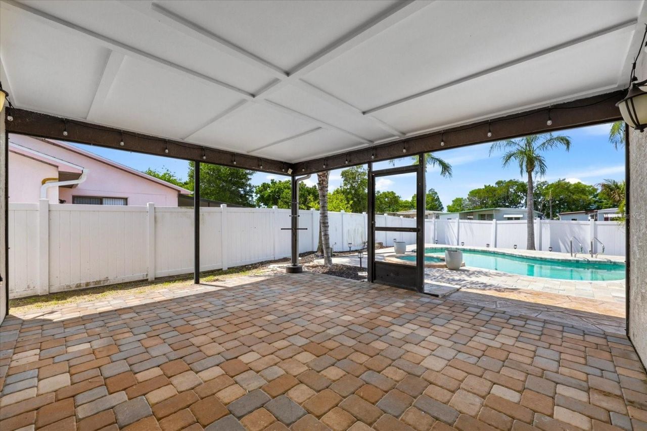 12836 Pineway Drive, Largo, FL 33773 Photo