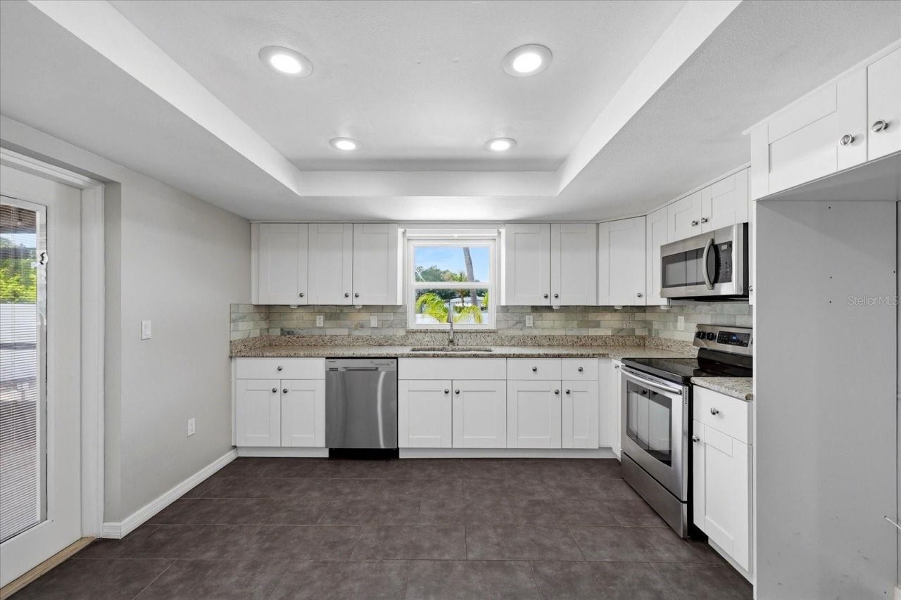 12836 Pineway Drive, Largo, FL 33773 Photo