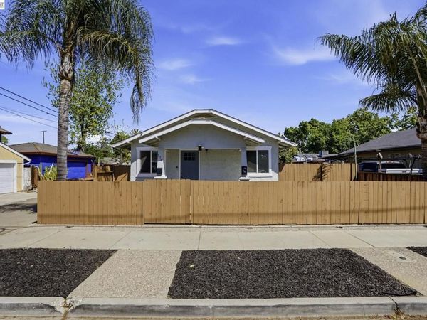 114 C St, Tracy, CA 95376
