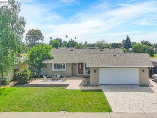 1476 Bluebell Dr, Livermore, CA 94551
