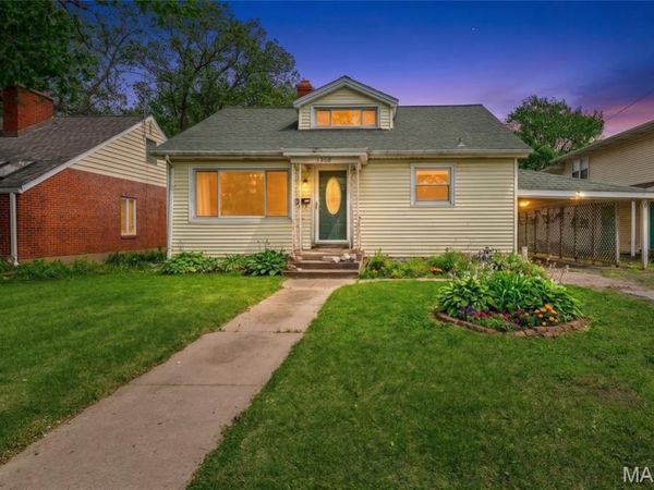 1308 Troy Road, Edwardsville, IL 62025