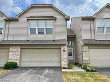 991 Croghan Way, Akron, OH 44321