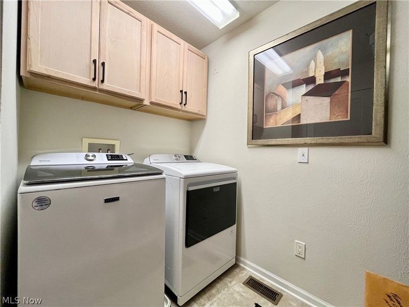 991 Croghan Way, Akron, OH 44321 Photo 14