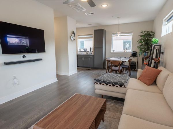 2827 Manor RD, Unit #4101, Austin, TX 78722