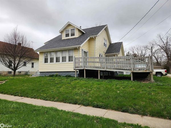 114 N Main Street, Traer, IA 50675