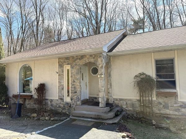 1511 Dunhamtown Brimfield Rd, Brimfield, MA 01010