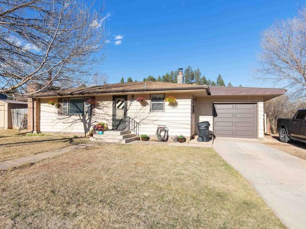 2004 Red Dale Drive, Rapid City, SD 57702