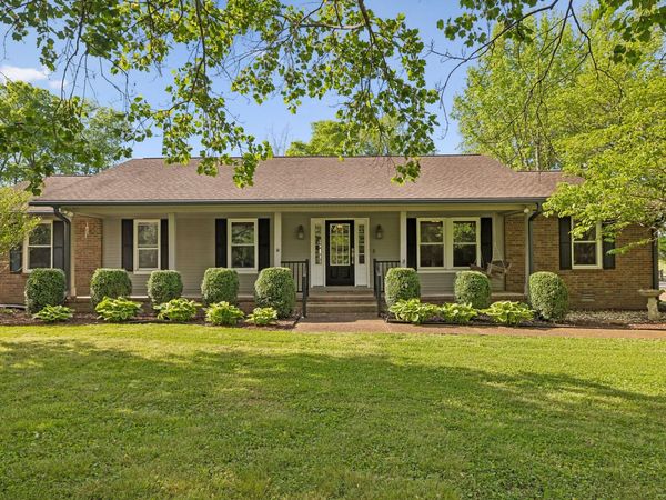 3513 Meadowwood Dr , Murfreesboro, TN 37128