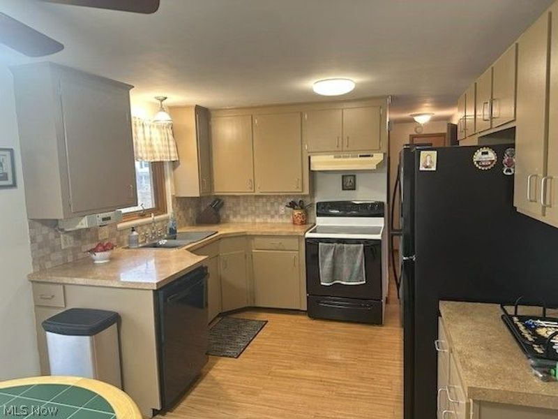 545 NW Royer Avenue NW, North Canton, OH 44720 Photo 9