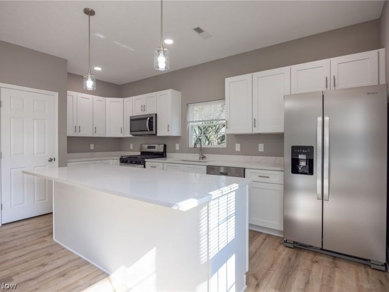 1738 E 298th Street, Wickliffe, OH 44092 Photo 3