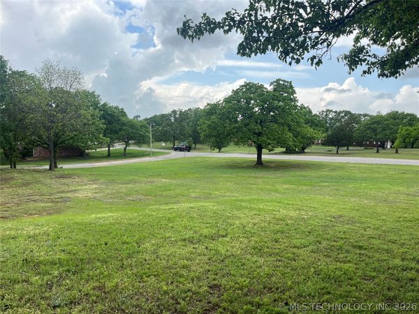 205 Pioneer Road , Sapulpa, OK 74066