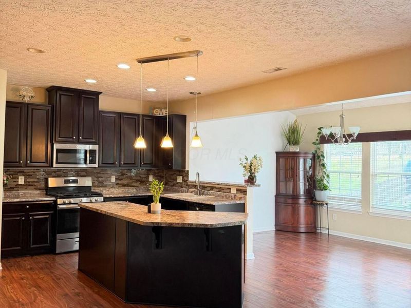 568 Stone Shadow Drive, Blacklick, OH 43004 Photo 11