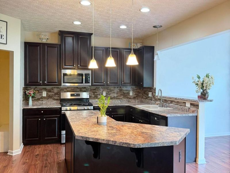 568 Stone Shadow Drive, Blacklick, OH 43004 Photo 9