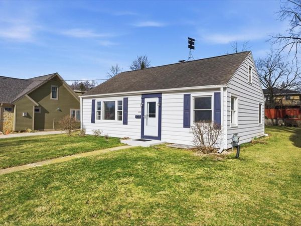 1216 15th AVENUE, Grafton, WI 53024