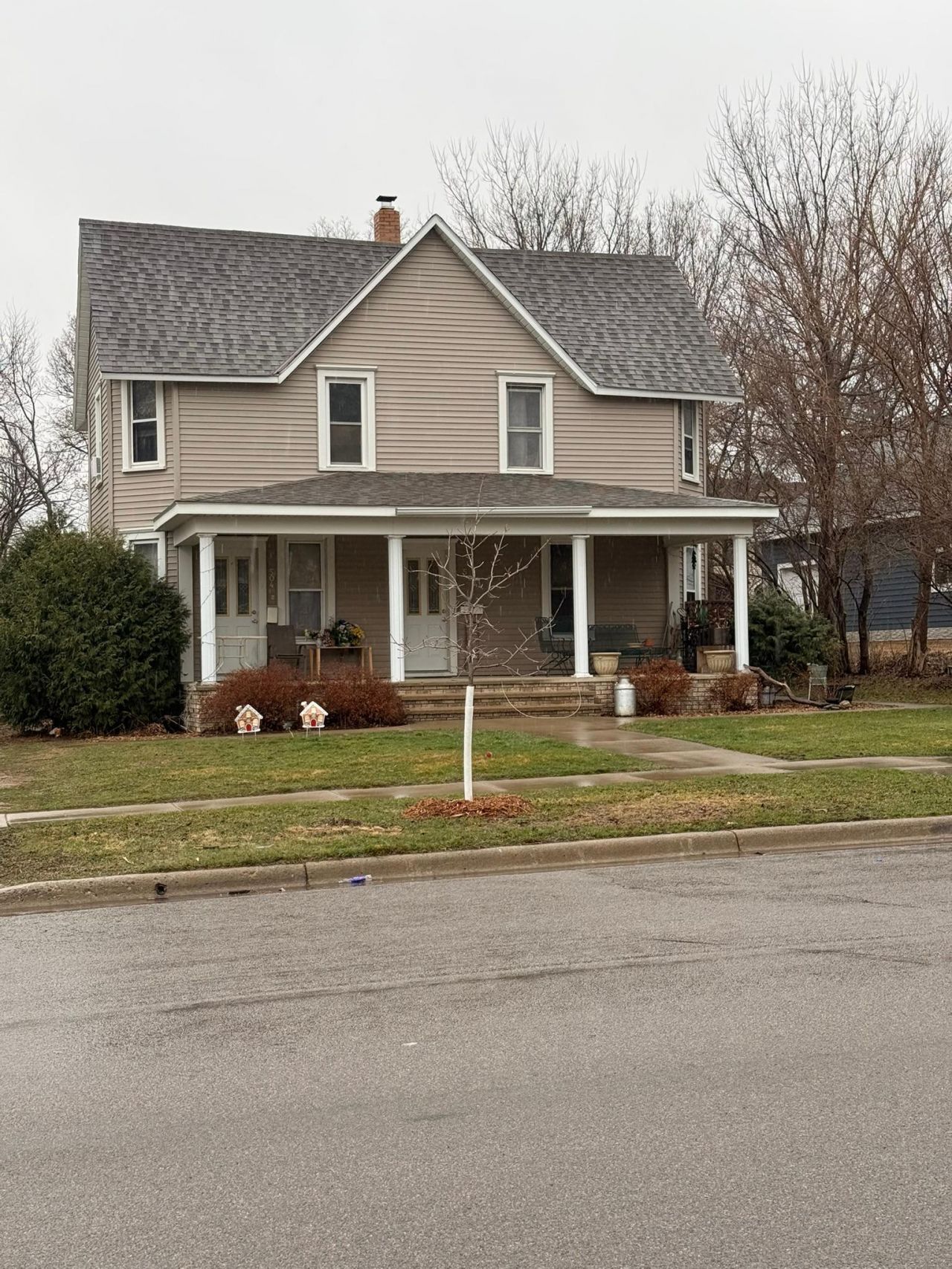 504 W Marshall Street, Marshall, MN 56258 Main Photo