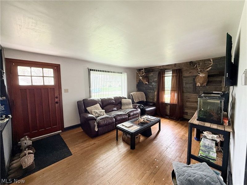 221 W Wood Street, Malvern, OH 44644 Photo 2