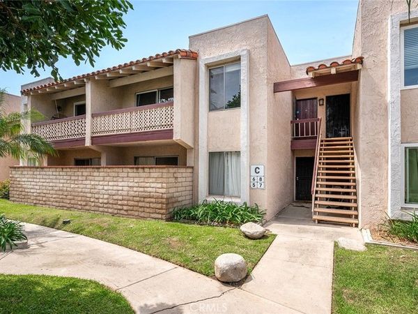 700 W La Veta, Orange, CA 92868