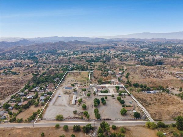 21871 Richard, Perris, CA 92570