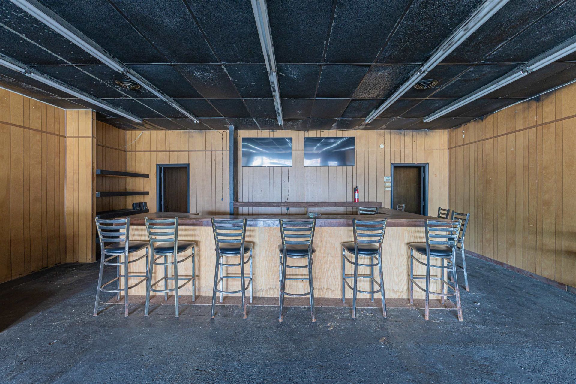 1 E Main St. Photo 10