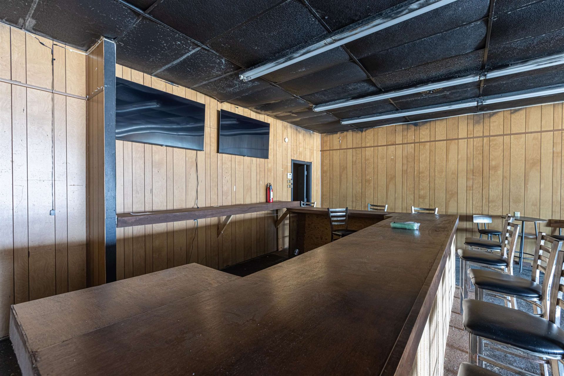 1 E Main St. Photo 11