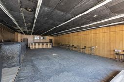 1 E Main St. photo 4