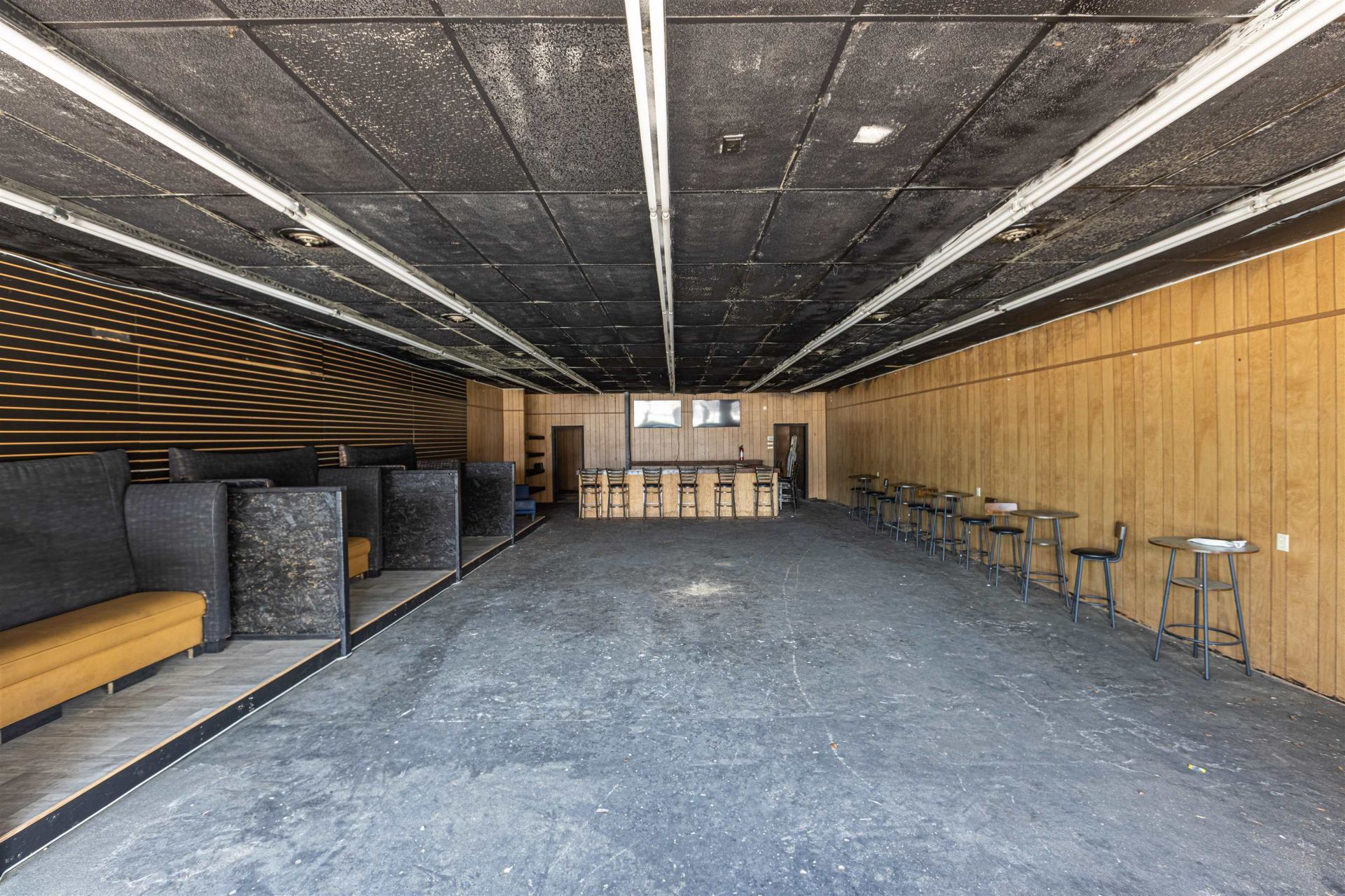 1 E Main St. Photo 7