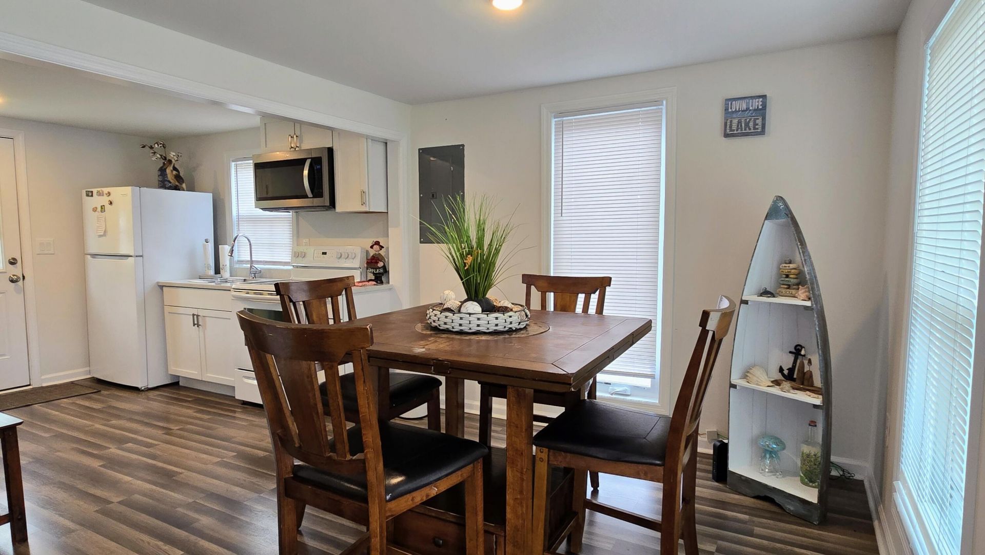 8495 Old Number Six Highway Photo 12