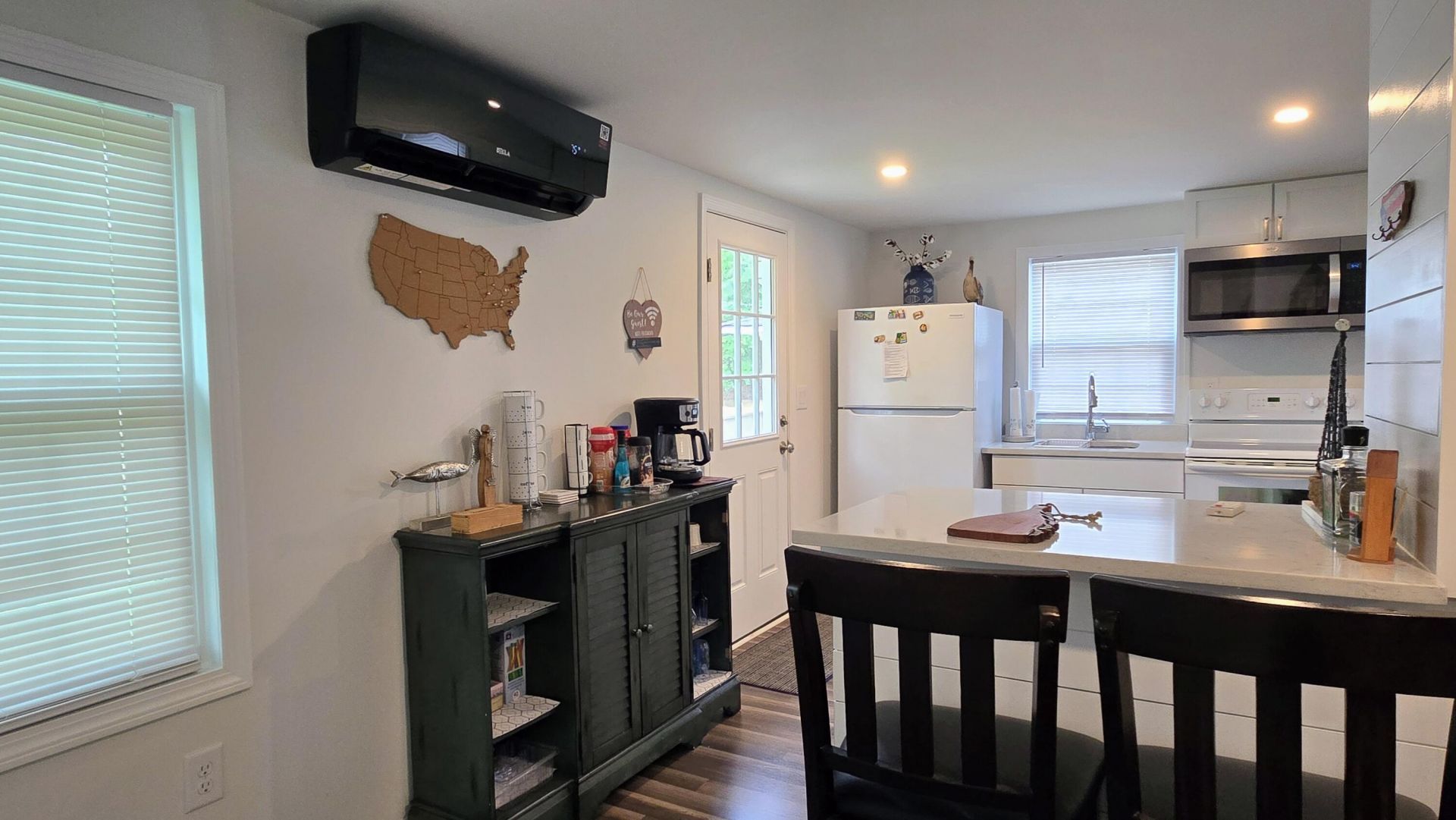 8495 Old Number Six Highway Photo 13