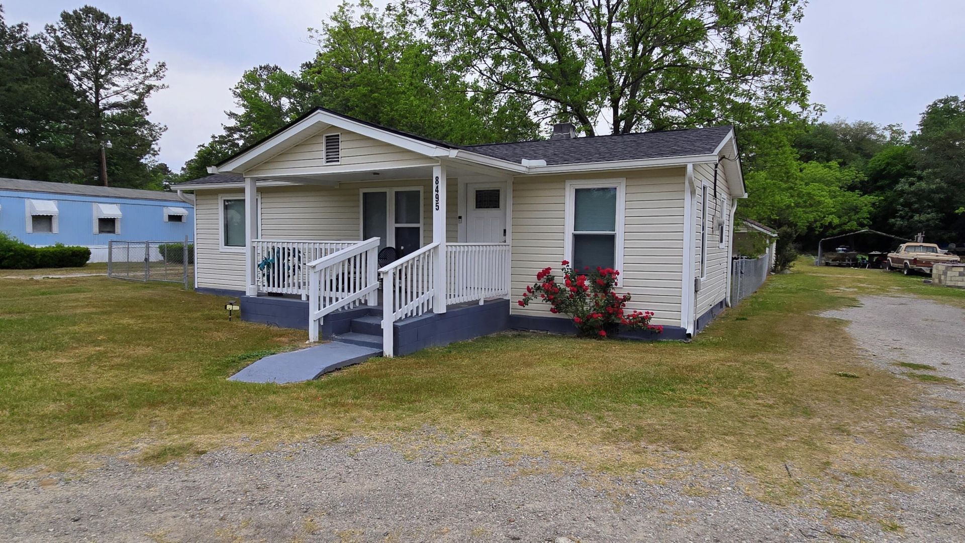 8495 Old Number Six Highway Photo 5