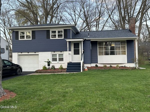 2312 Dean Street, Niskayuna, NY 12309