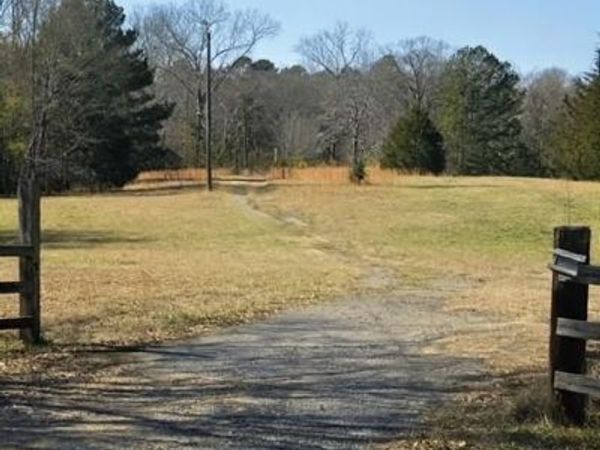 37 Davis Loop , Kingston, GA 30145