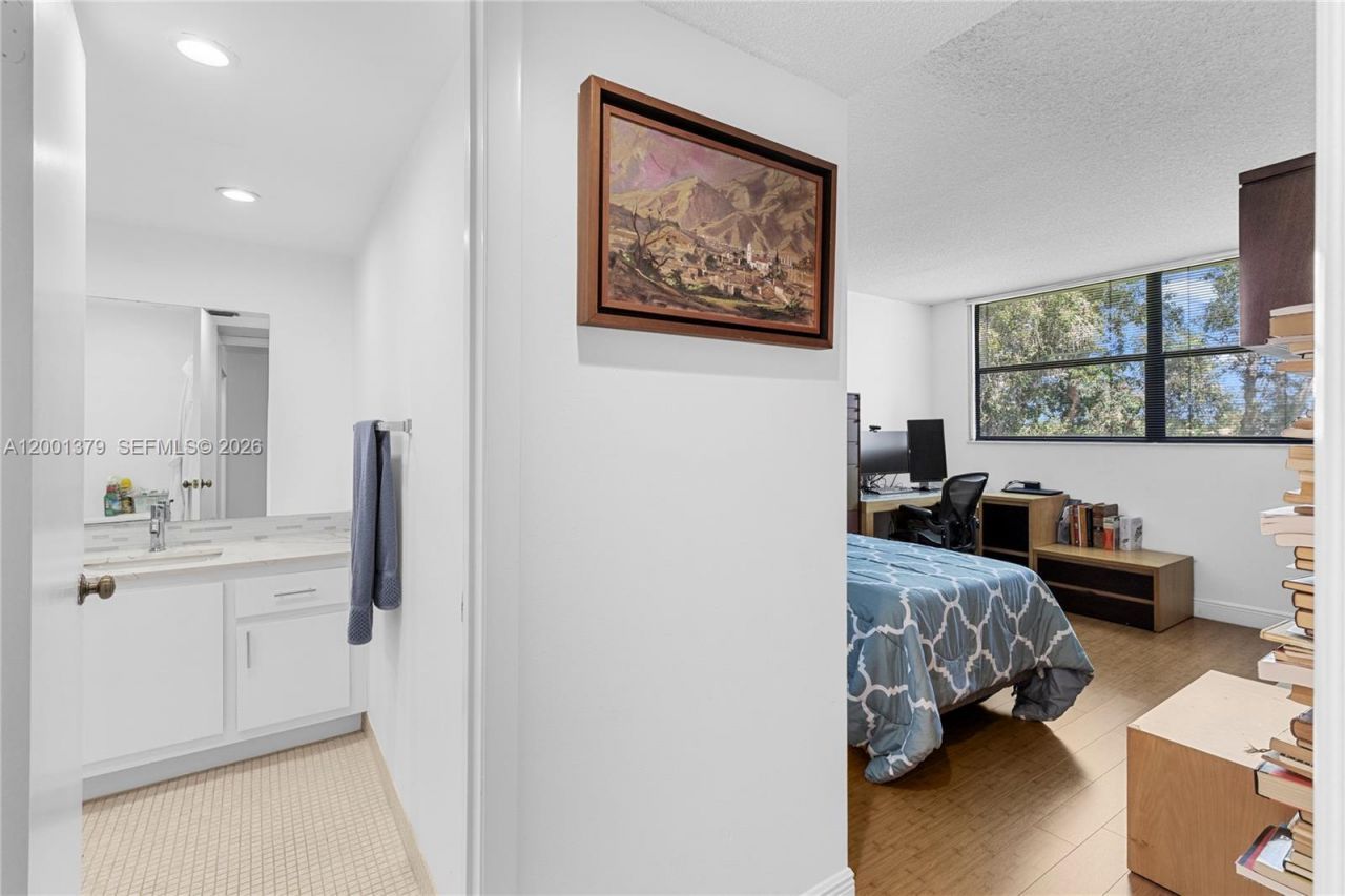 16251 Golf Club Rd, Unit 311, Weston, FL 33326 Photo