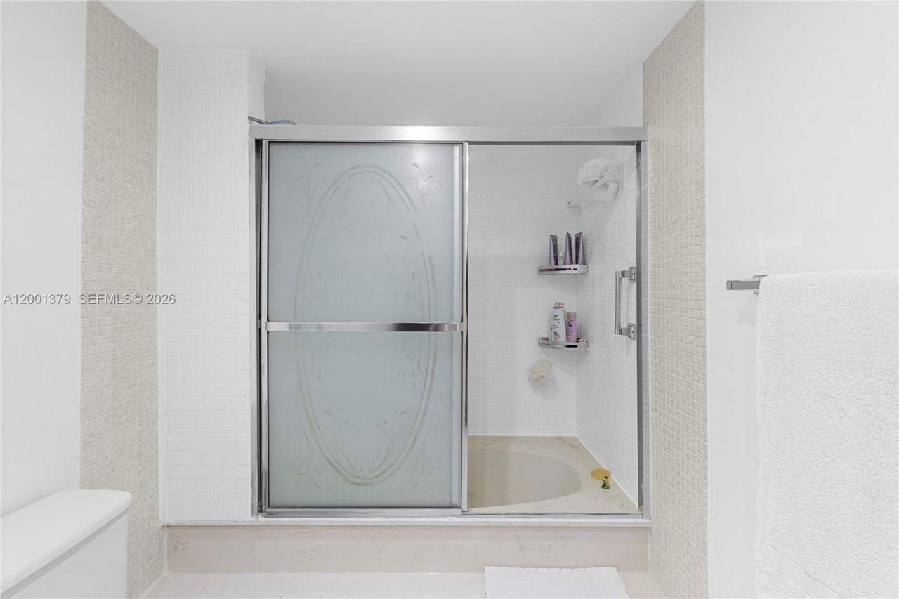 16251 Golf Club Rd, Unit 311, Weston, FL 33326 Photo