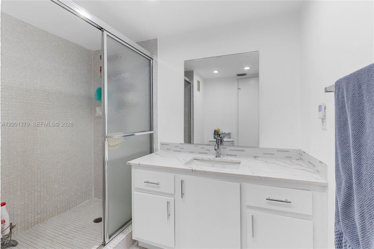 16251 Golf Club Rd, Unit 311, Weston, FL 33326 Photo