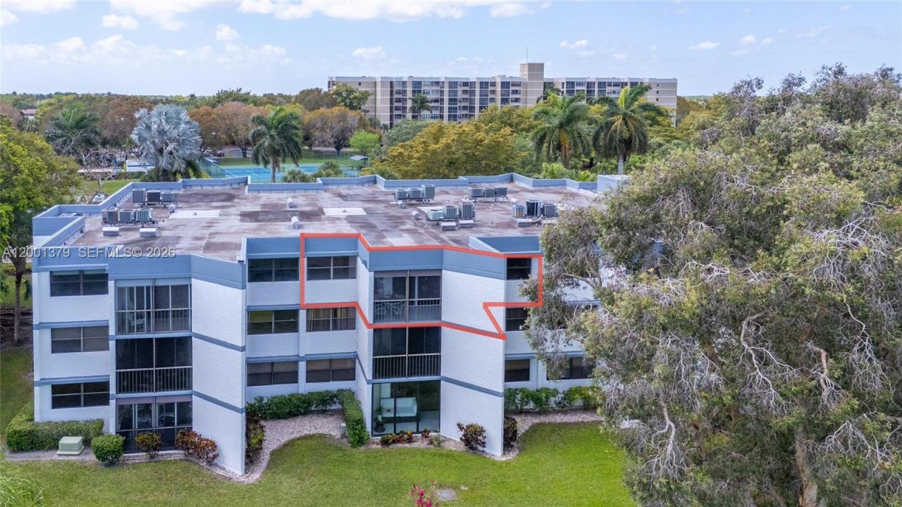 16251 Golf Club Rd, Unit 311, Weston, FL 33326 Photo