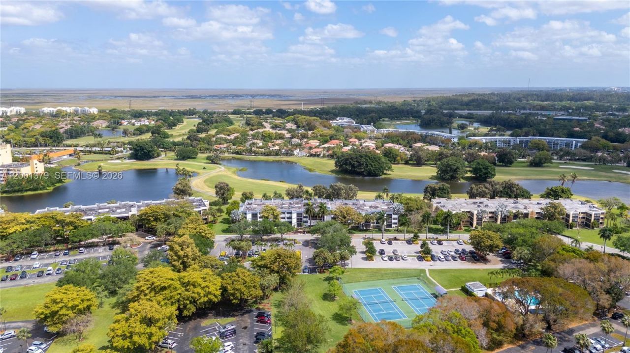 16251 Golf Club Rd, Unit 311, Weston, FL 33326 Photo