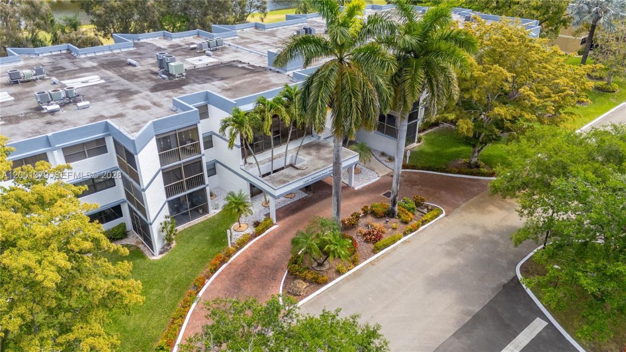 16251 Golf Club Rd, Unit 311, Weston, FL 33326 Photo