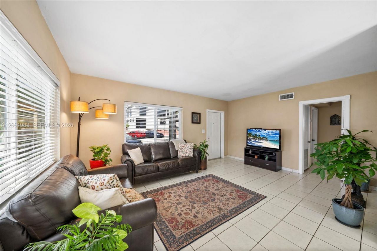 2010 Calais Dr, Miami Beach, FL 33141 Photo