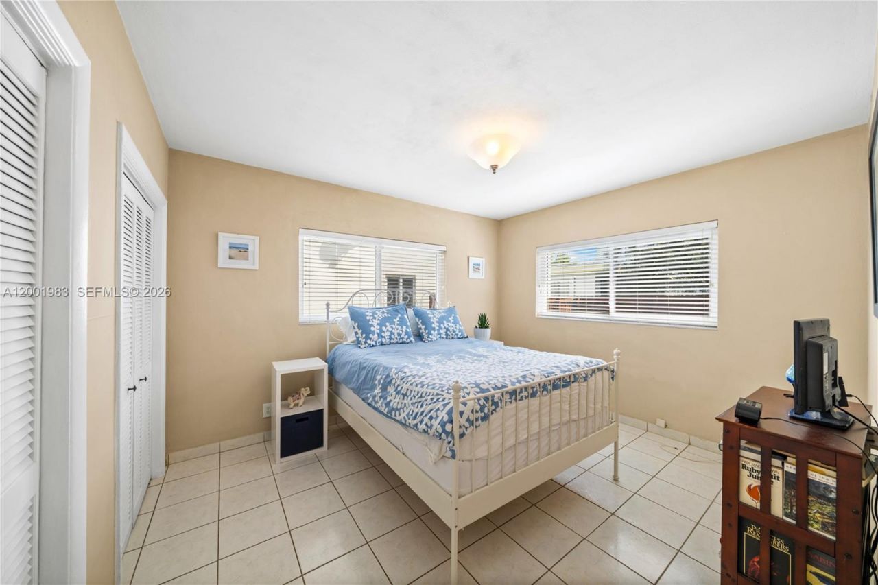 2010 Calais Dr, Miami Beach, FL 33141 Photo