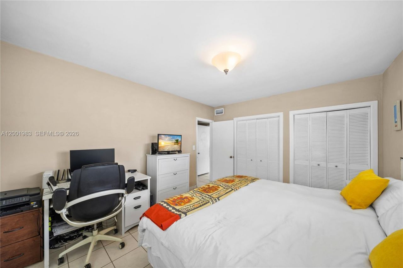 2010 Calais Dr, Miami Beach, FL 33141 Photo