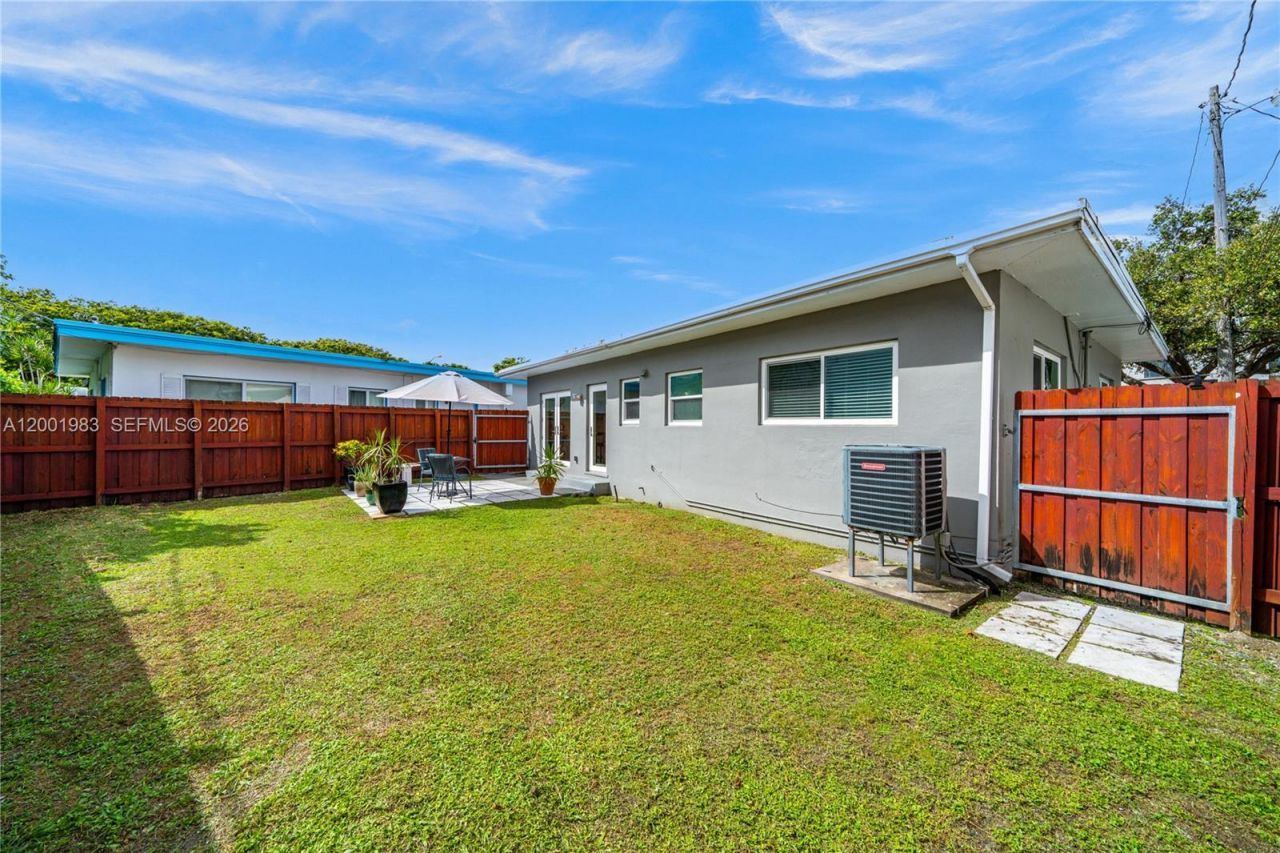 2010 Calais Dr, Miami Beach, FL 33141 Photo