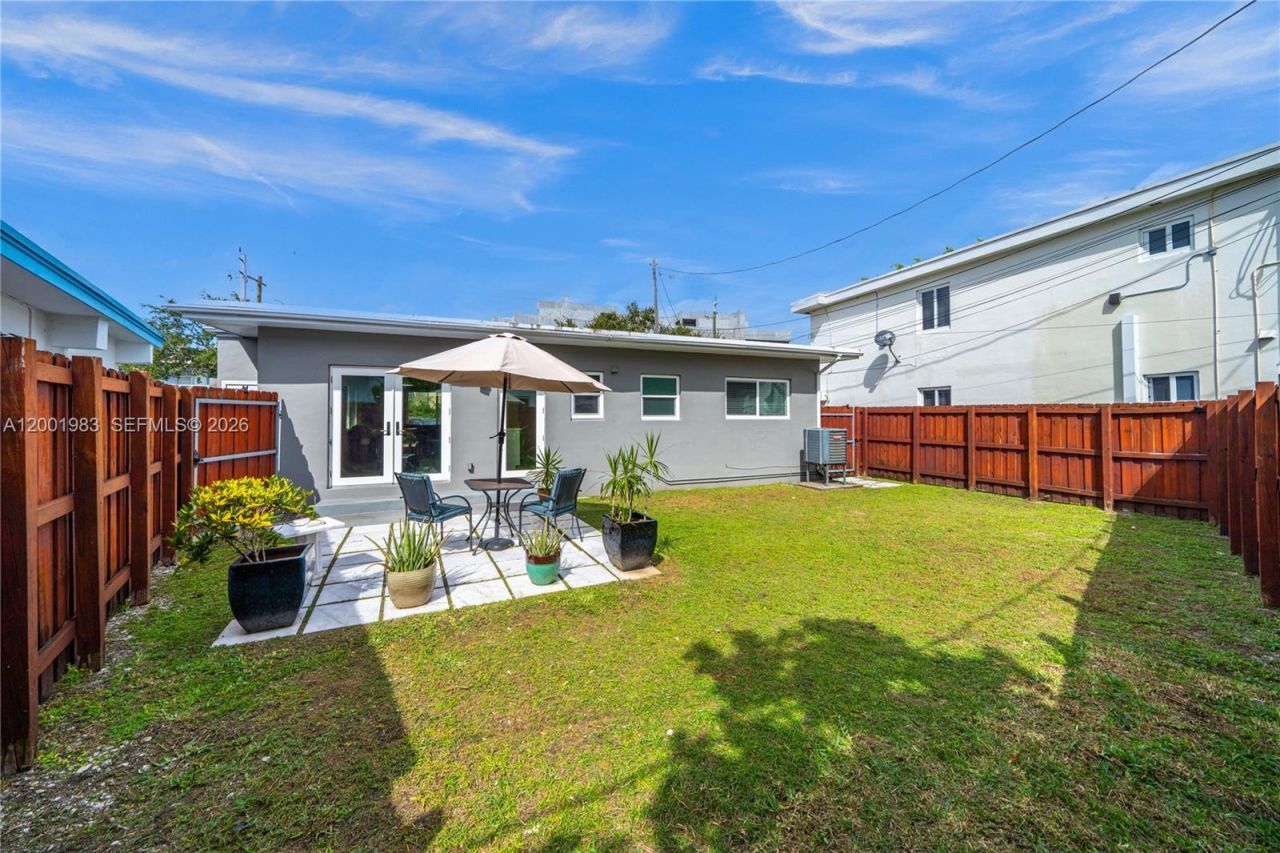 2010 Calais Dr, Miami Beach, FL 33141 Photo