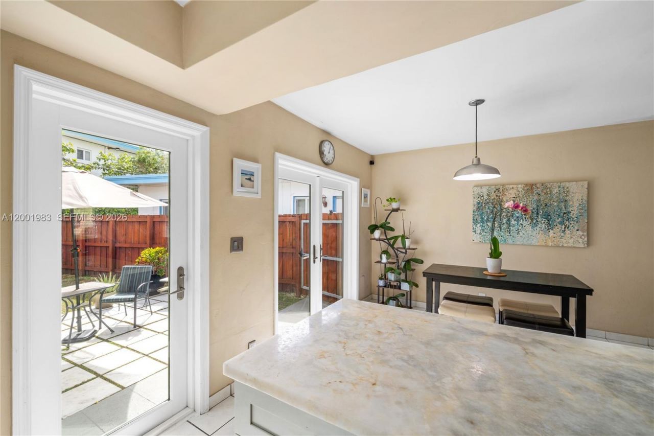 2010 Calais Dr, Miami Beach, FL 33141 Photo