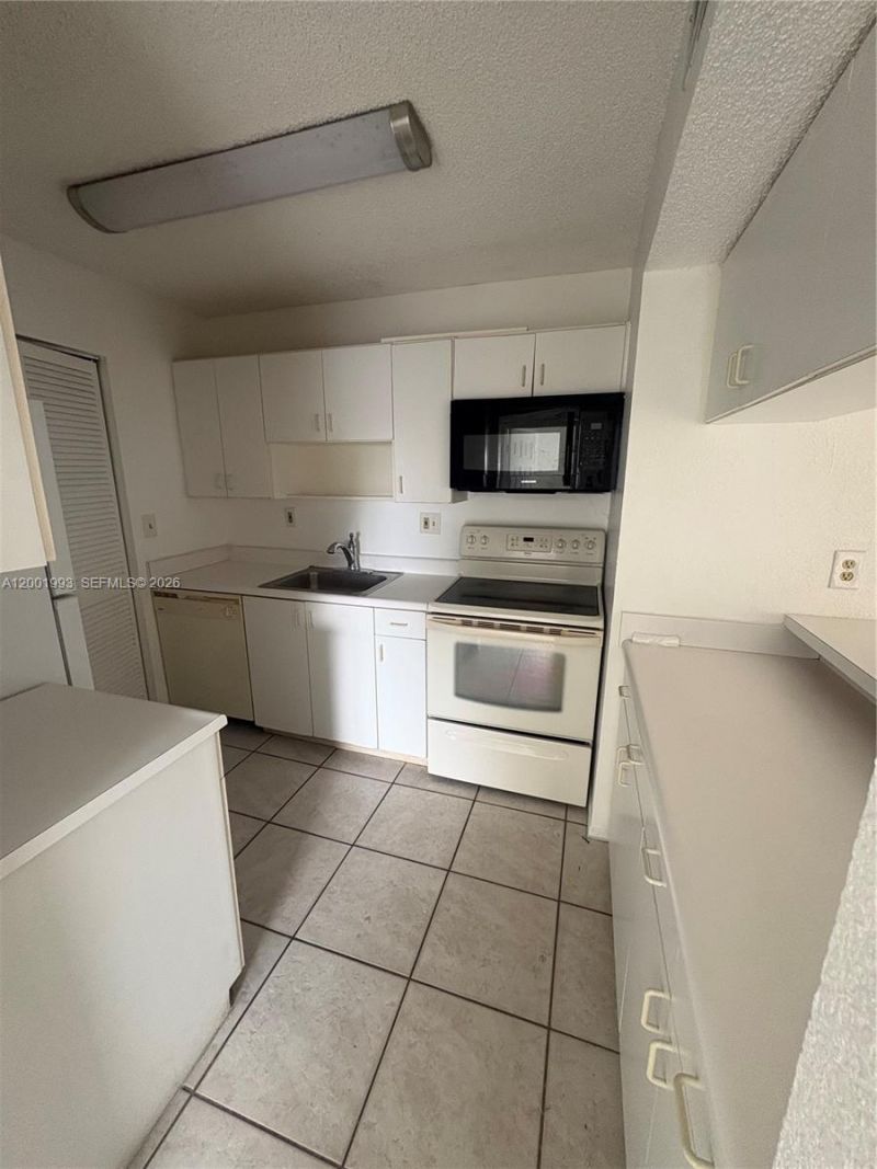 9709 Hammocks Blvd, Unit 204, Miami, FL 33196 Photo