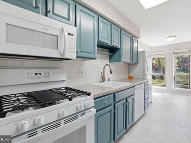 11228 CHESTNUT GROVE SQUARE, Unit 132, RESTON, VA 20190